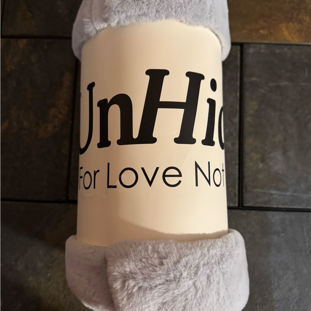 UnHide Gray Throw Blanket